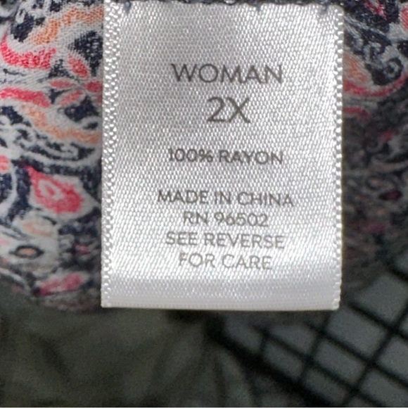 Westport print tunic top in black, pink, white and orange.  Size L - Picture 5 of 10